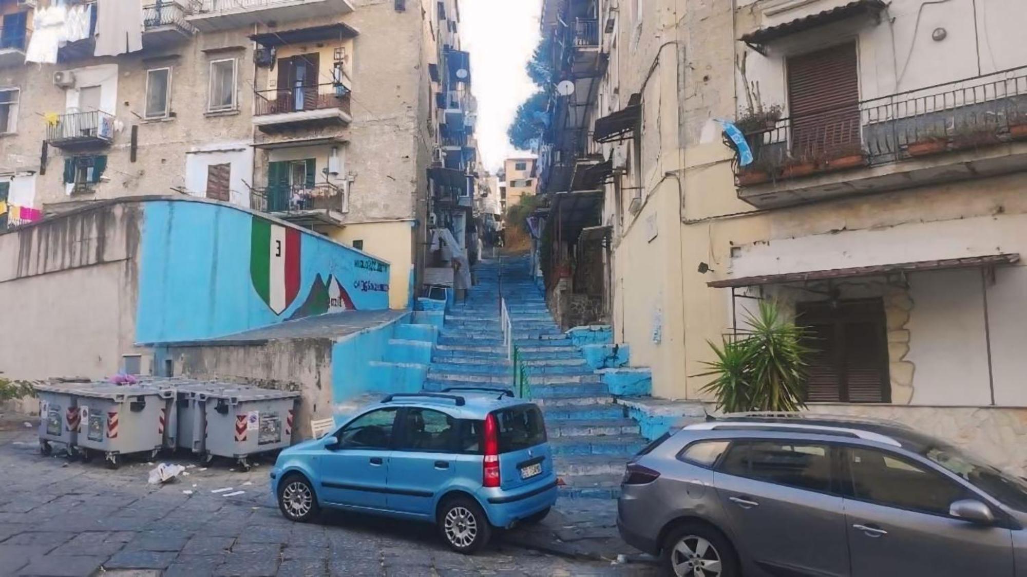 Tra I Giardini Della Scalinata Di San Gennaro * Naples